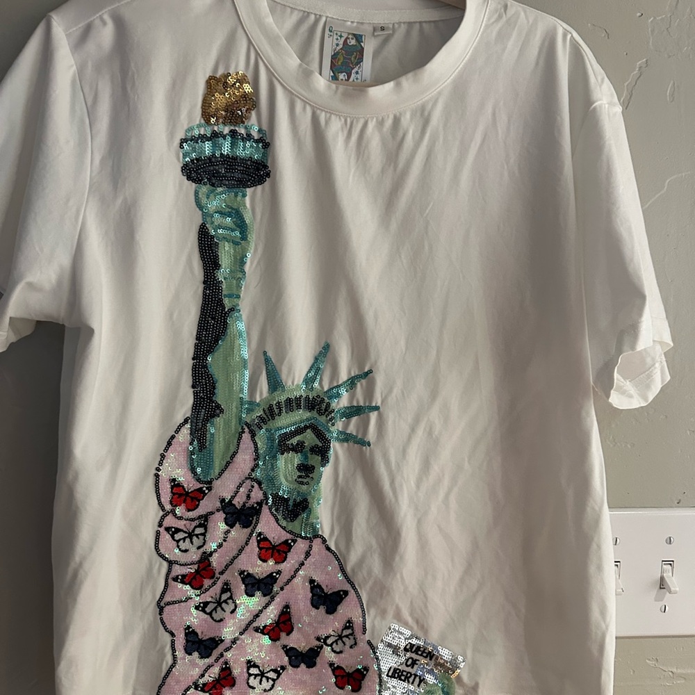QUEEN OF SPARKLES Statue of Liberty Sequin Top